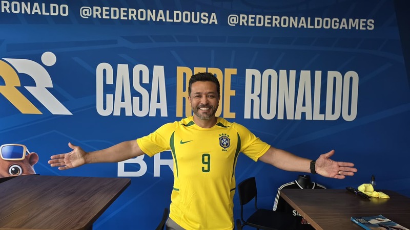 Veja tour pela Casa Rede Ronaldo, espaço que virou ponto de encontro da Copa em Miami