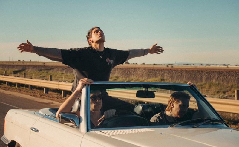 Slowly Slowly lança o novo single “Sacrosaint”