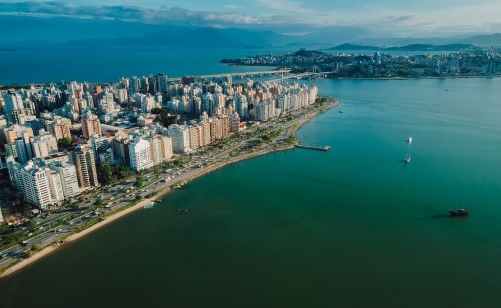 Se você pudesse escolher qualquer lugar, onde colocaria sua vida e seu patrimônio?