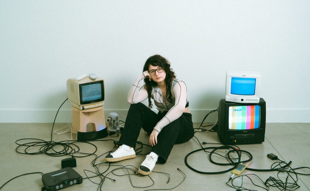 Madds Buckley lança o novo álbum ‘A Simple Binary and a Complex Phrase’